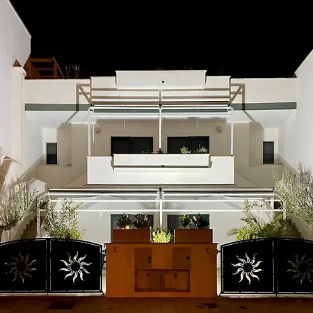 شقة Casa Ermes - Piano Terra Indipendente Fronte Spiaggia, Ampio Spazio Esterno Attrezzato مارينا دي بيسكولوس