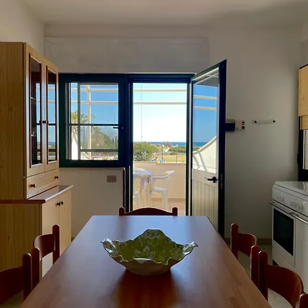 Casa Ermes - Piano Terra Indipendente Fronte Spiaggia, Ampio Spazio Esterno Attrezzato Apartman