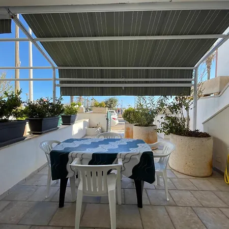 Casa Ermes - Piano Terra Indipendente Fronte Spiaggia, Ampio Spazio Esterno Attrezzato Apartman