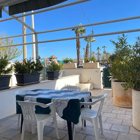 Casa Ermes - Piano Terra Indipendente Fronte Spiaggia, Ampio Spazio Esterno Attrezzato Apartman Marina di Pescoluse