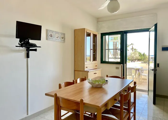 شقة Casa Ermes - Piano Terra Indipendente Fronte Spiaggia, Ampio Spazio Esterno Attrezzato مارينا دي بيسكولوس