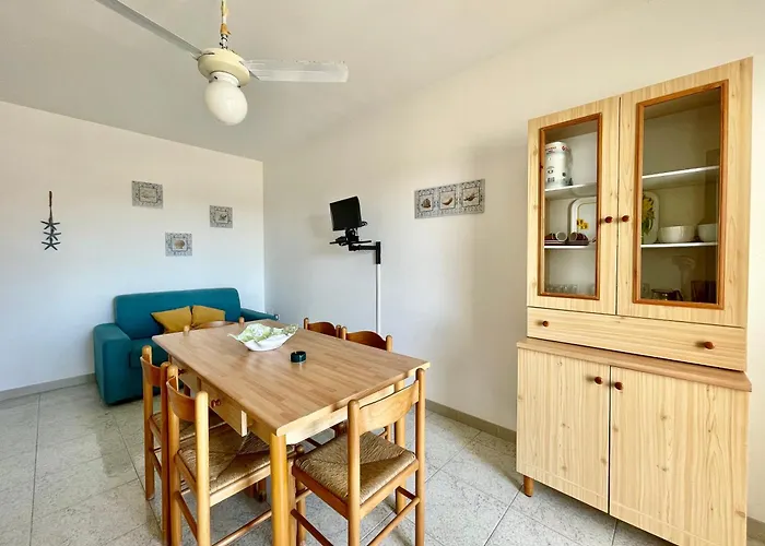 Casa Ermes - Piano Terra Indipendente Fronte Spiaggia, Ampio Spazio Esterno Attrezzato