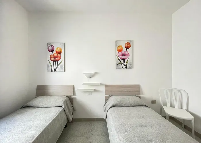 Casa Ermes - Piano Terra Indipendente Fronte Spiaggia, Ampio Spazio Esterno Attrezzato